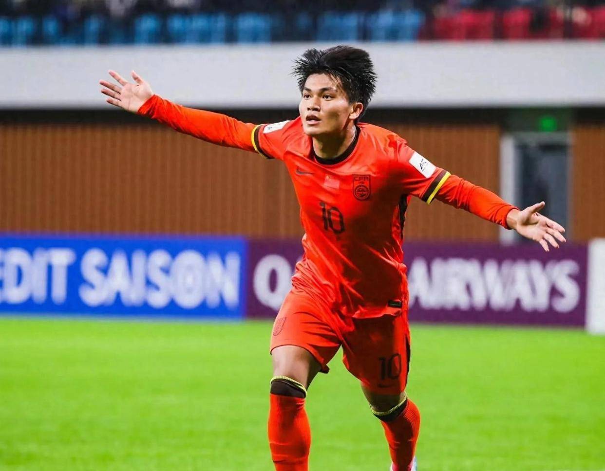 挑战传统,新一代球员崭露头角的简单介绍 挑战传统,新一代球员崭露头角的简单介绍