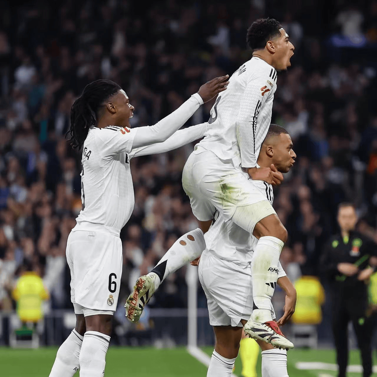 皇马战胜塞维利亚，稳坐积分榜榜首！