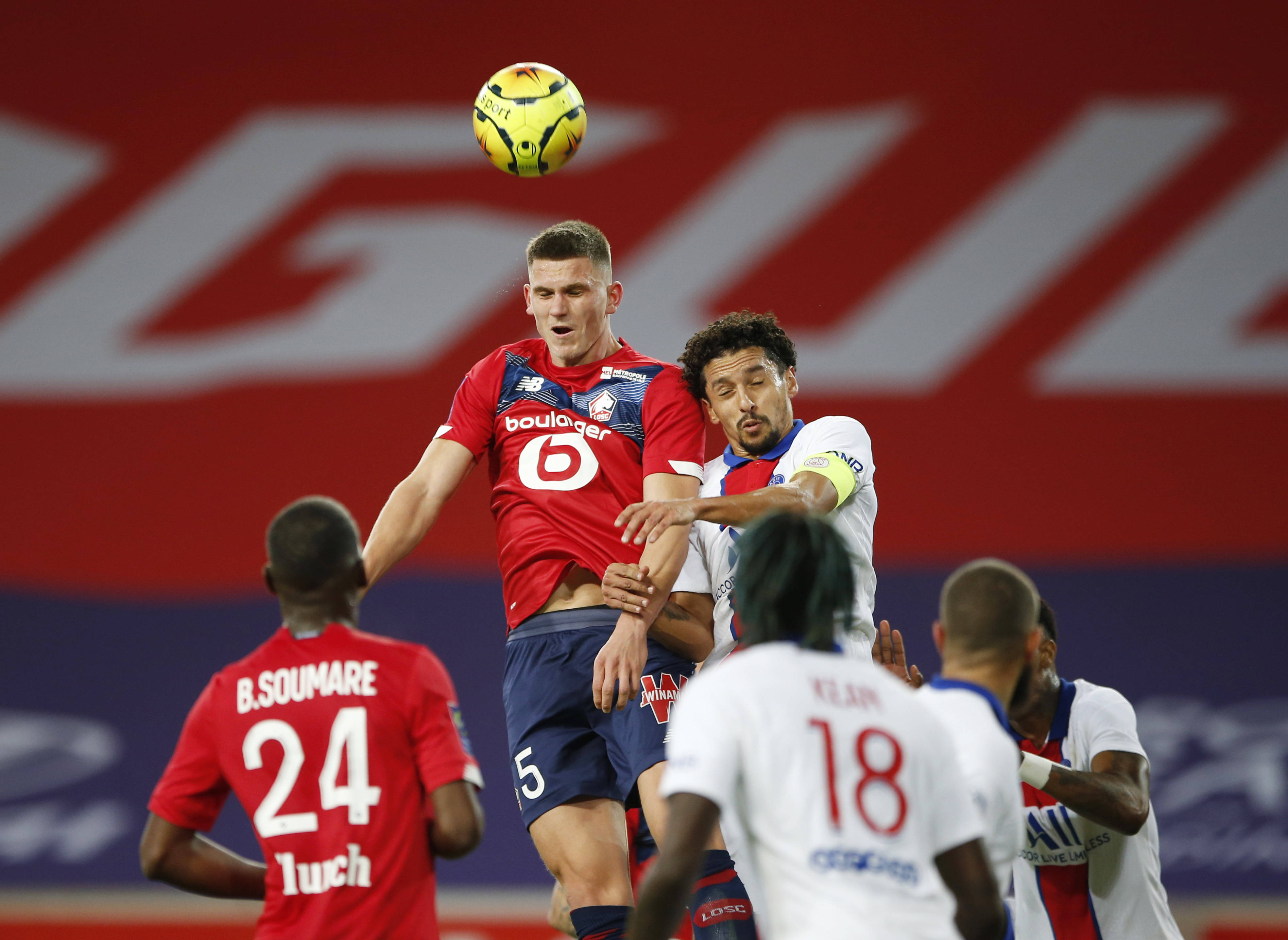 里尔战胜对手,继续向法甲冠军发起冲击 里尔战胜对手,继续向法甲冠军发起冲击