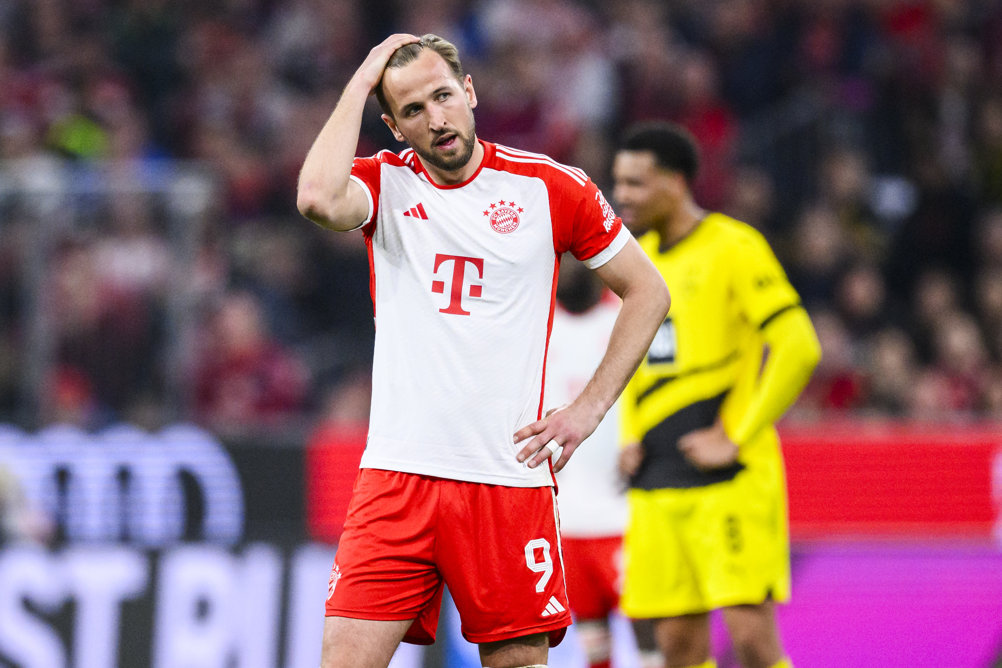 拜仁慕尼黑球员全力拼搏,呼吁球迷给予支持的简单介绍 拜仁慕尼黑球员全力拼搏,呼吁球迷给予支持的简单介绍