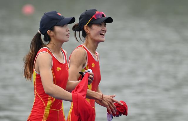 贝宁选手在赛艇比赛中斩获冠军 贝宁选手在赛艇比赛中斩获冠军