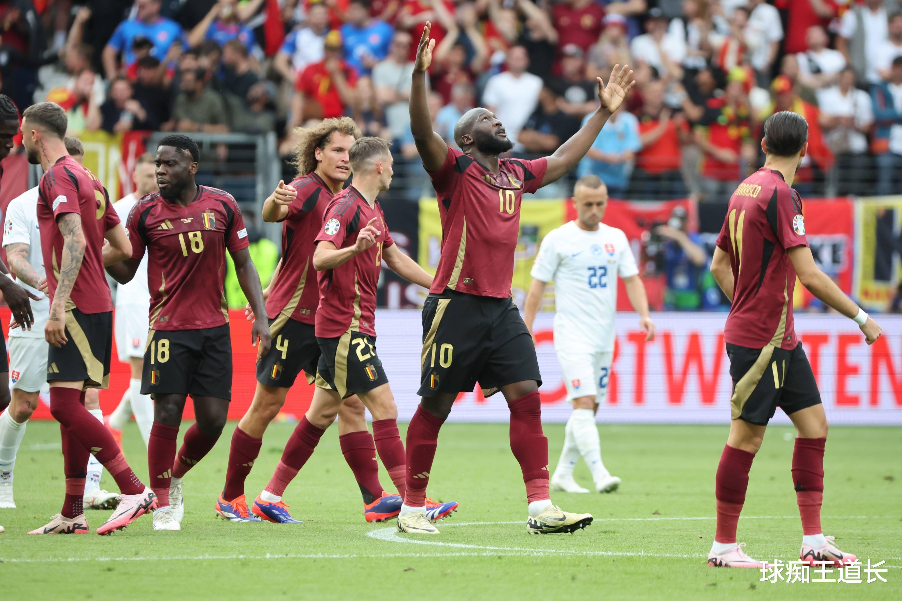 欧预赛胜负难分,各队战绩获得关注 欧预赛胜负难分,各队战绩获得关注