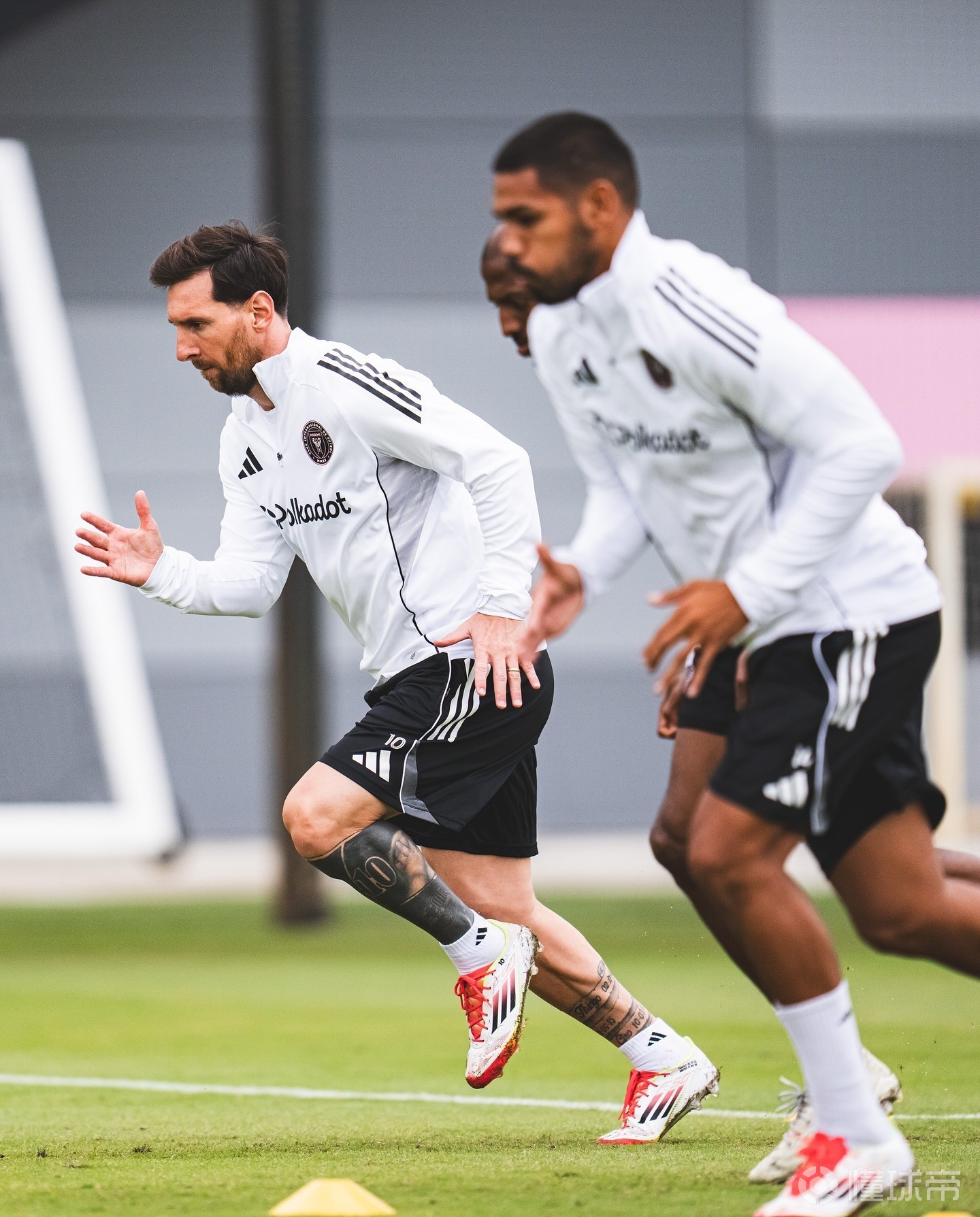 梅西在巴萨重返训练,备战下一场比赛的简单介绍 梅西在巴萨重返训练,备战下一场比赛的简单介绍