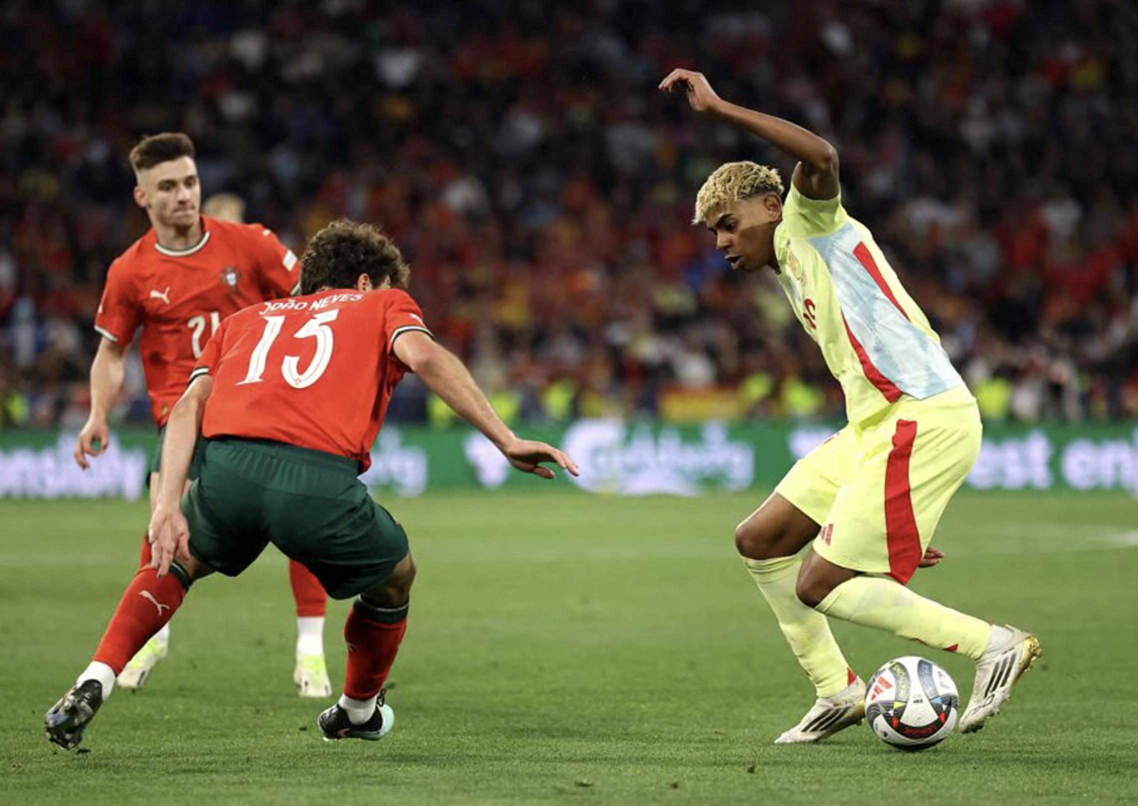 欧洲联赛再掀激情角逐,球员拼尽全力的简单介绍 欧洲联赛再掀激情角逐,球员拼尽全力的简单介绍