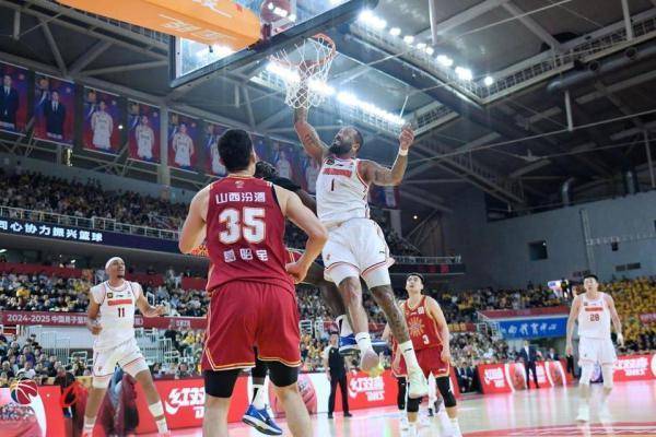 广东宏远再次实力碾压,取得惊人胜利 广东宏远再次实力碾压,取得惊人胜利